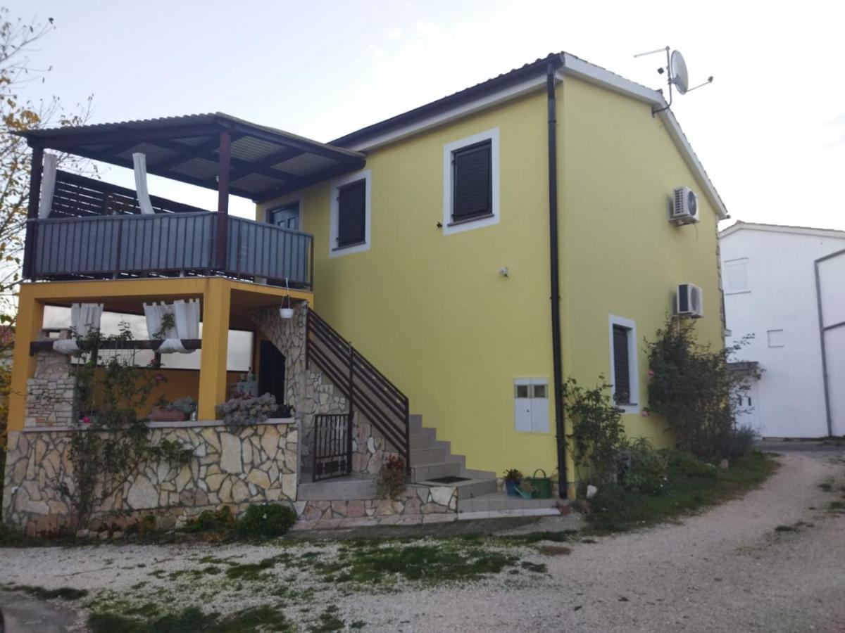Apartment Josipa 1 Premantura Bagian luar foto