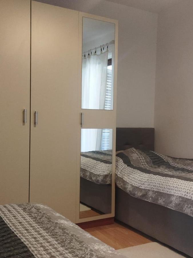 Apartment Josipa 1 Premantura Bagian luar foto